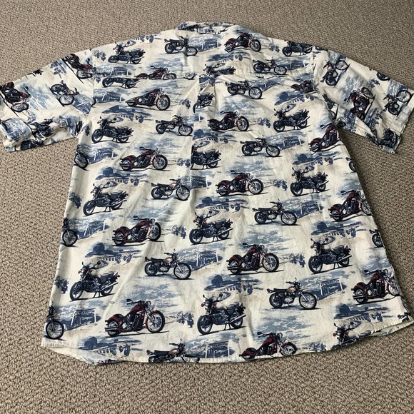 Clear Water Mens Shirt Size Large White Motorcycle Print Button Down Pocket - Picture 5 of 10